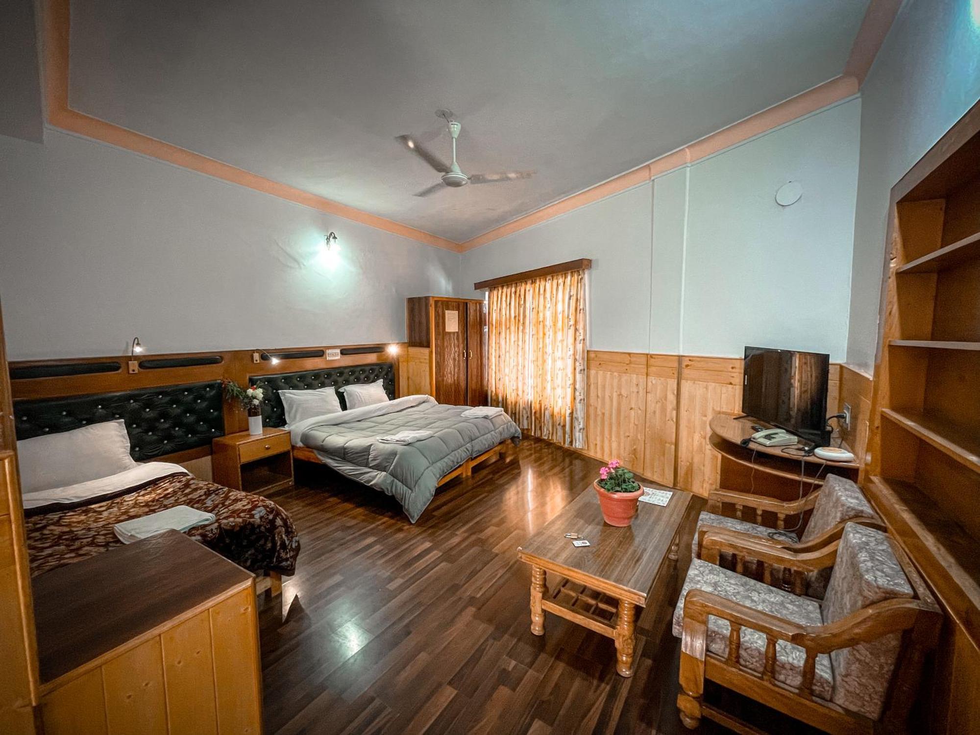 Hotel Shaynam Leh Bagian luar foto
